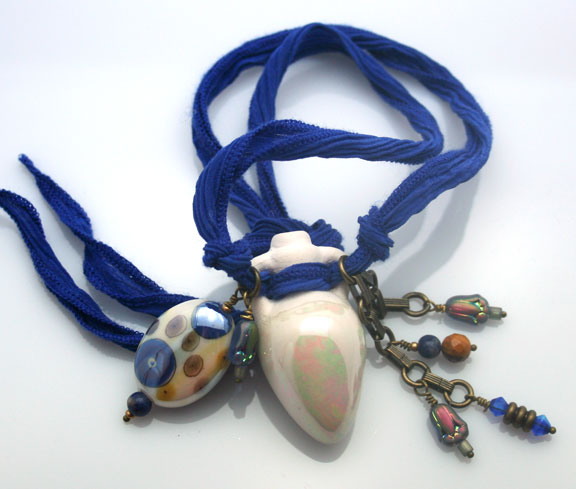 Amphora aromatherapy necklace with beads