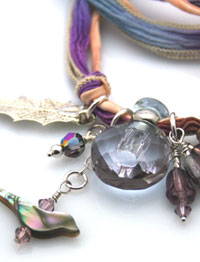 Click here to see more aromatherapy jewelry!